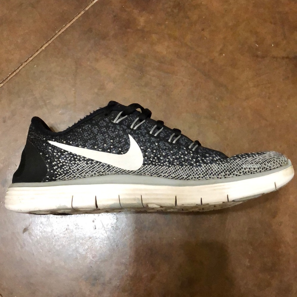 Nike Tennis Shoes